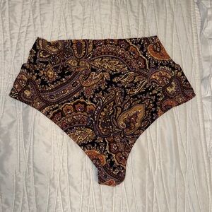 Never worn Montce High-Waist Paisley Print Shorts in Black and purple paisley